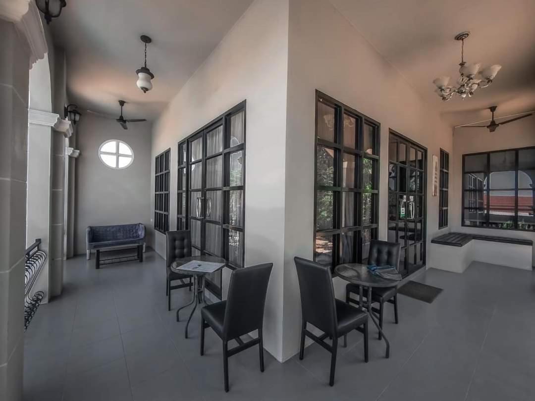 Je T'Aime Cafe & Villa Синг Бури Екстериор снимка