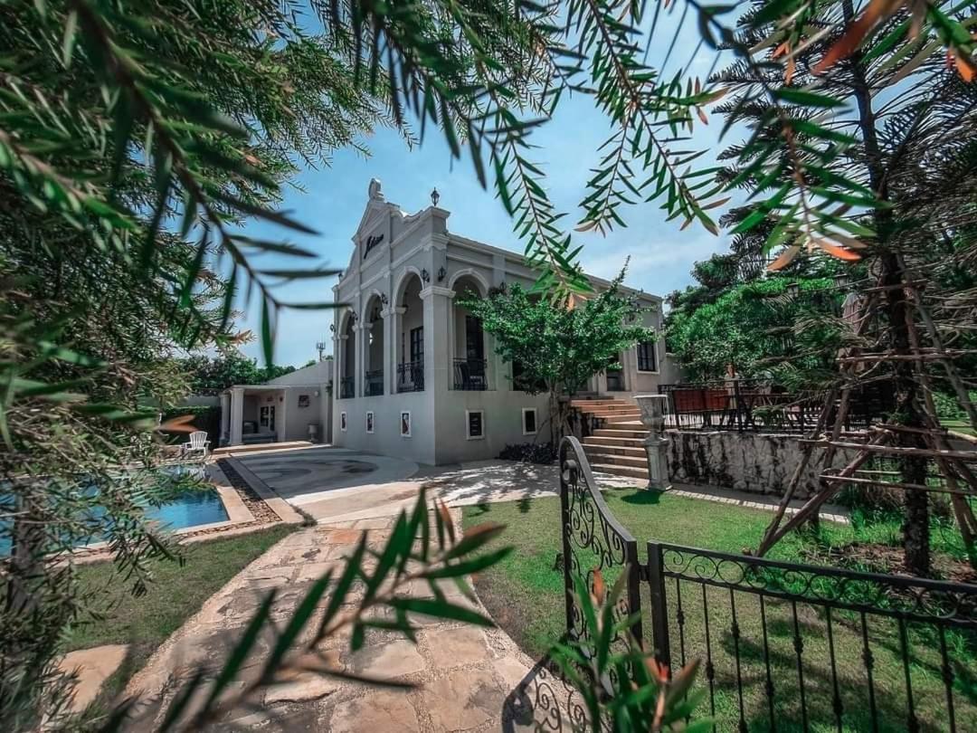 Je T'Aime Cafe & Villa Синг Бури Екстериор снимка