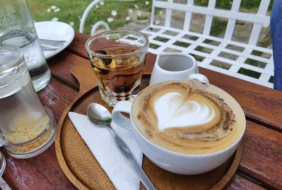 Je T'Aime Cafe & Villa Синг Бури Екстериор снимка