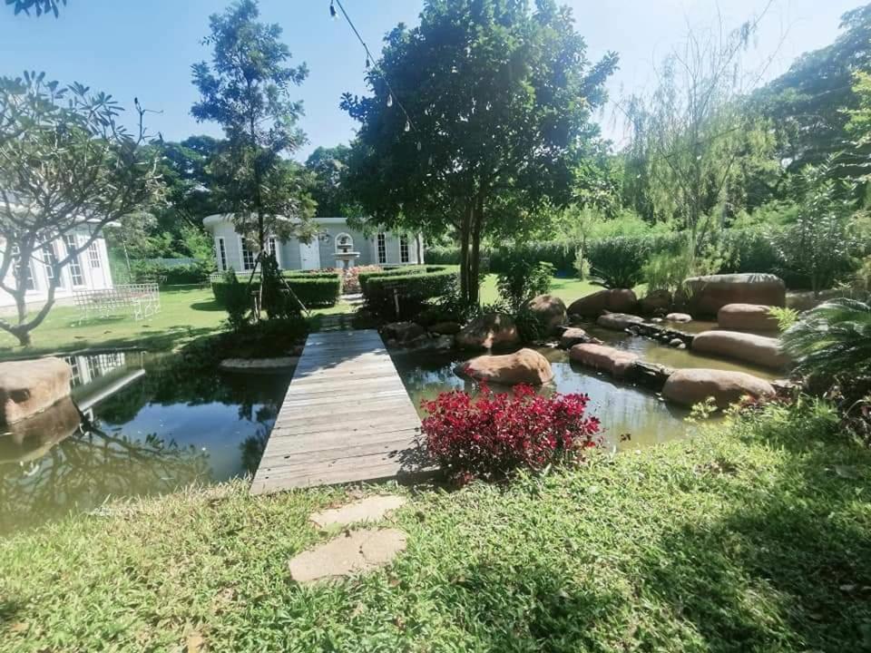 Je T'Aime Cafe & Villa Синг Бури Екстериор снимка